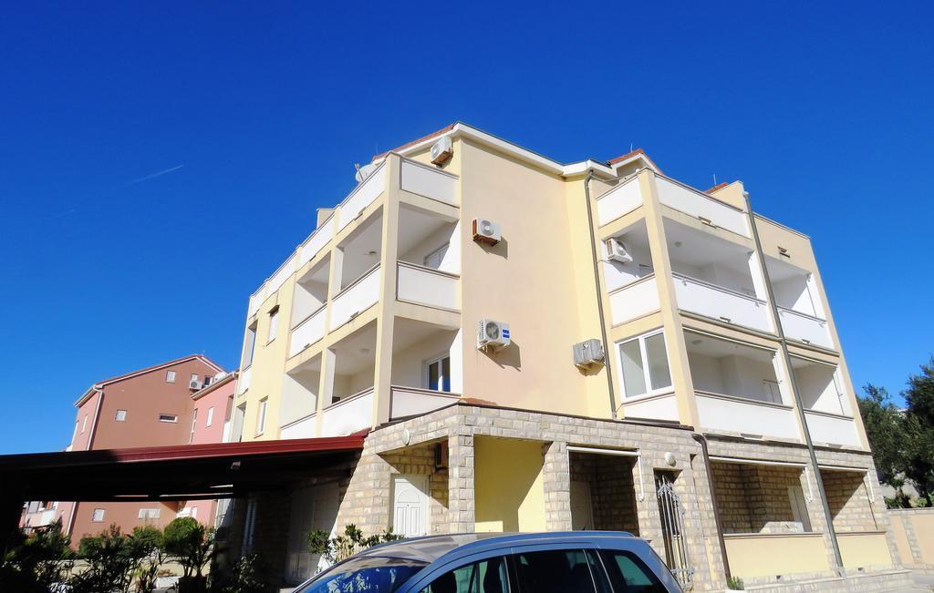 Apartments Party Novalja Εξωτερικό φωτογραφία