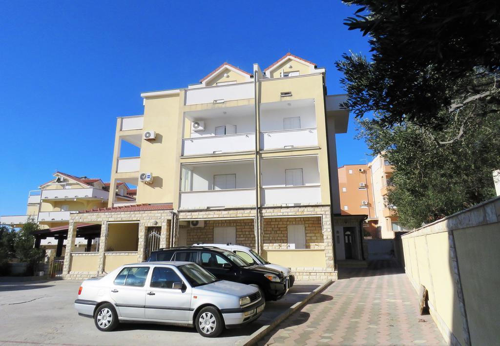 Apartments Party Novalja Εξωτερικό φωτογραφία