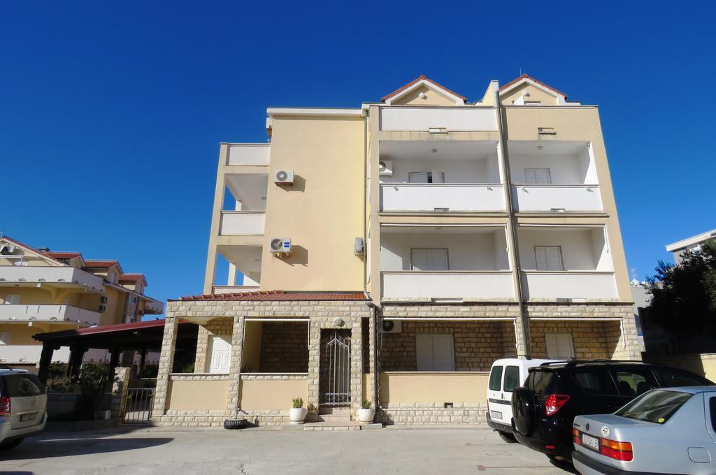 Apartments Party Novalja Εξωτερικό φωτογραφία