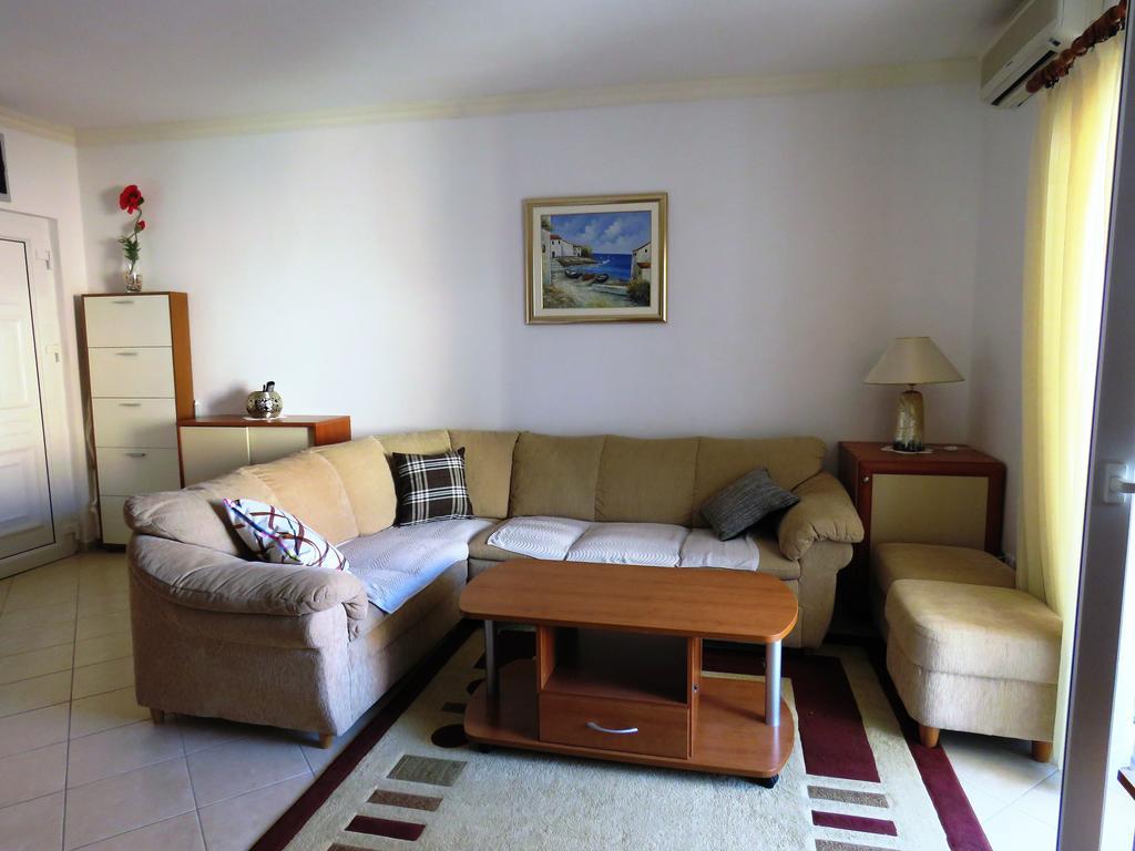 Apartments Party Novalja Εξωτερικό φωτογραφία