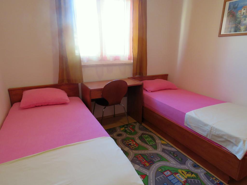 Apartments Party Novalja Εξωτερικό φωτογραφία