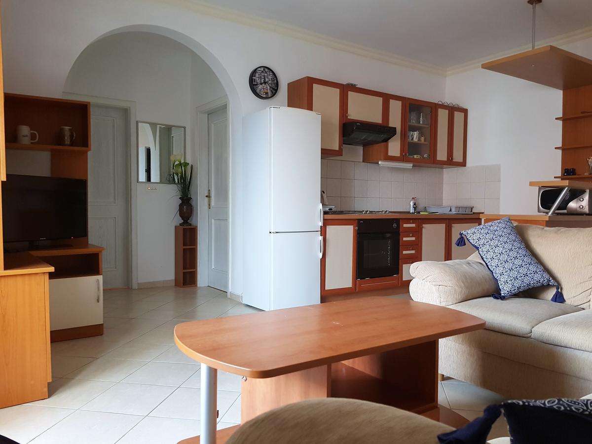 Apartments Party Novalja Εξωτερικό φωτογραφία