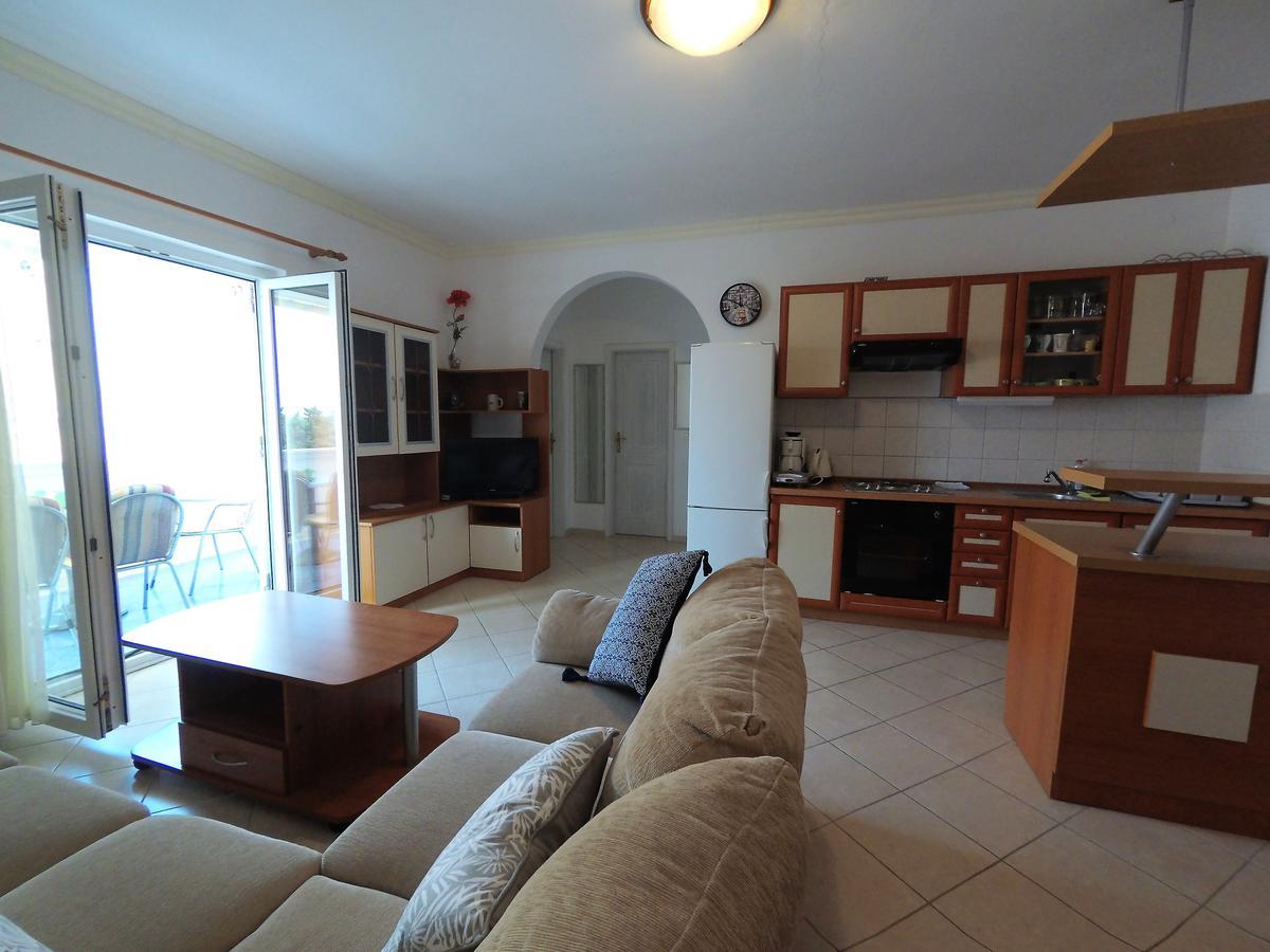 Apartments Party Novalja Εξωτερικό φωτογραφία